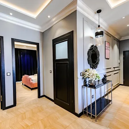 About Art Apartman