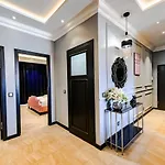 About Art Apartman