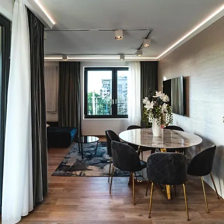 Apartment About Art