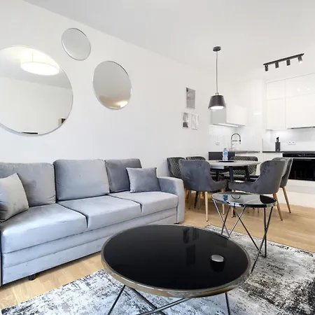 Apartment About Art