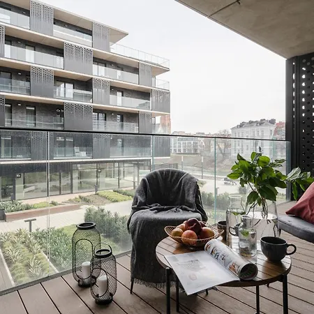 Apartment About Art
