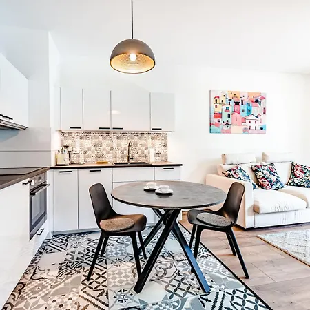 About Art Apartment